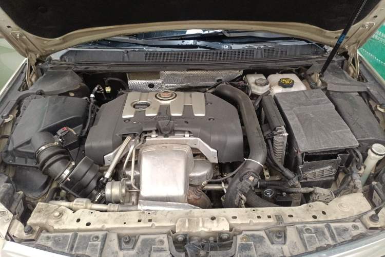 Used Cadillac XTS 2014 28T Comfort Version Engine Bay