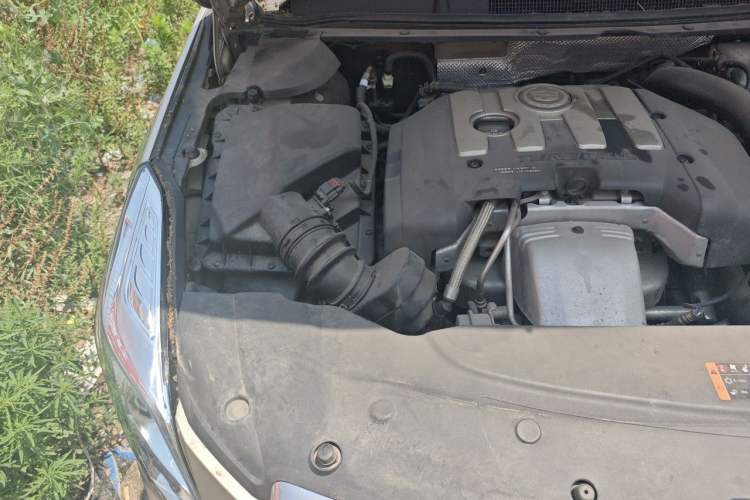 Used Cadillac XTS 2014 28T Tech Model Engine Bay Right