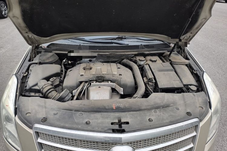 Used Cadillac XTS 2014 28T Platinum Edition Engine Bay