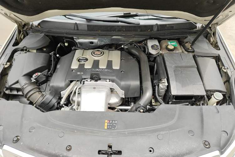 Used Cadillac XTS 2014 28T Comfort Version Engine Bay