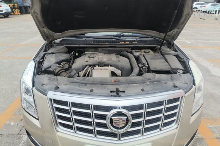 Used Cadillac XTS 2014 28T Comfort Version Engine Bay