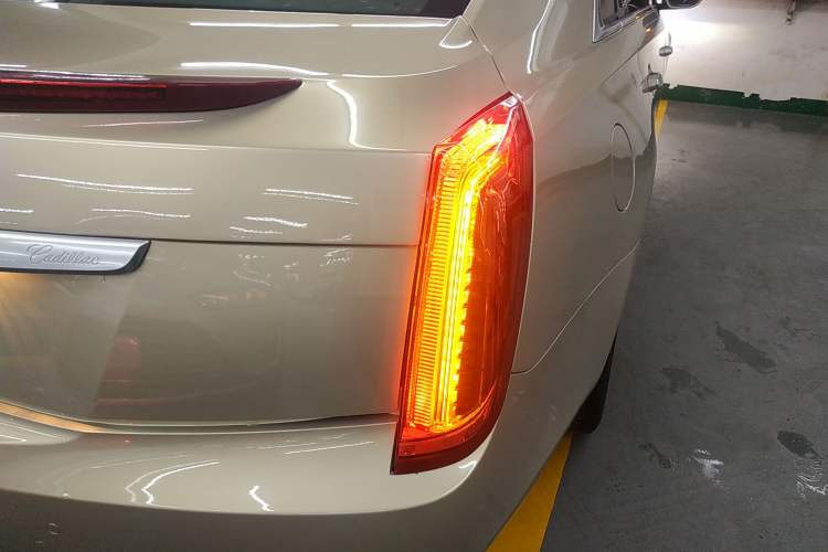 Used Cadillac XTS 2014 28T Comfort Version Exterior 4
