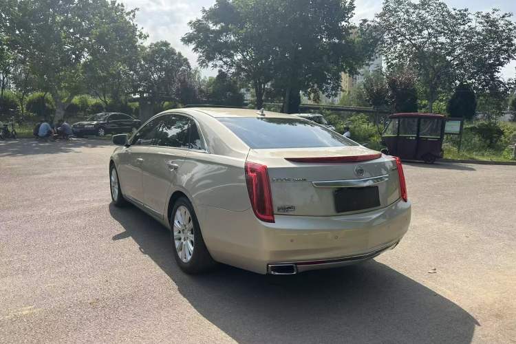 Used Cadillac XTS 2014 28T Comfort Version Exterior 9
