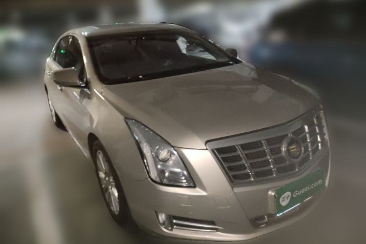 Used Cadillac XTS 2014 28T Luxury Model Front Right 45 Deg