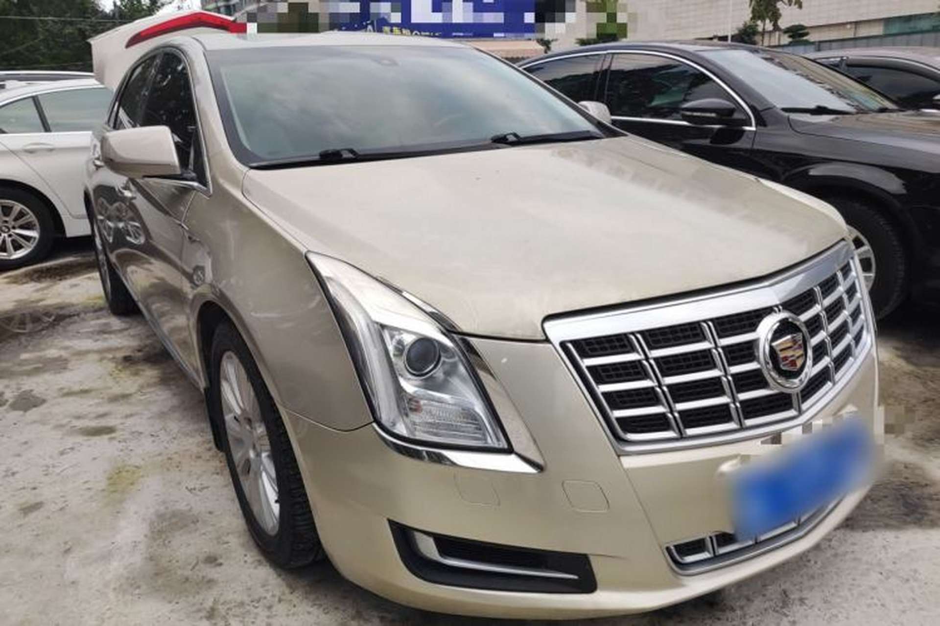 Used Cadillac XTS 2014 28T Comfort Version Front Right 45 Deg