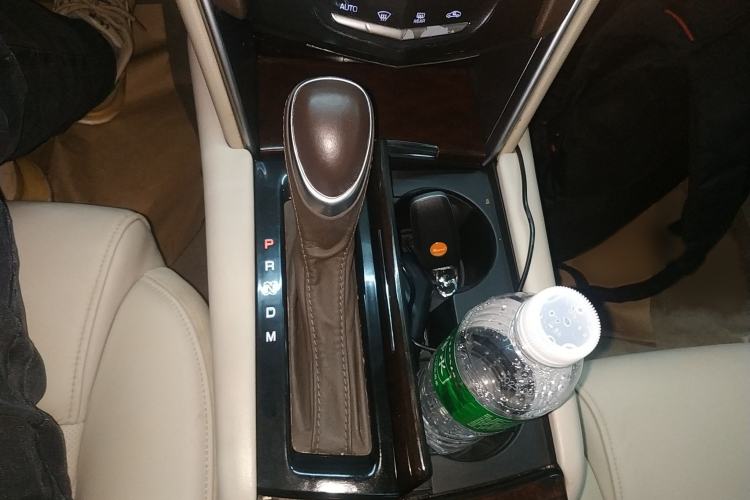 Used Cadillac XTS 2014 28T Comfort Version Gear Lever
