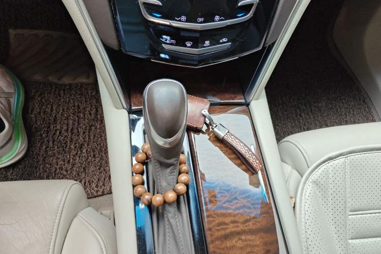 Used Cadillac XTS 2014 28T Comfort Version Gear Lever