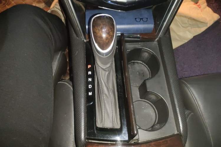 Used Cadillac XTS 2014 28T Luxury Model Gear Lever