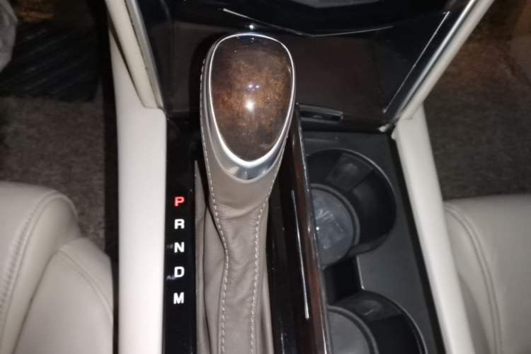 Used Cadillac XTS 2014 28T Elite Edition Gear Lever