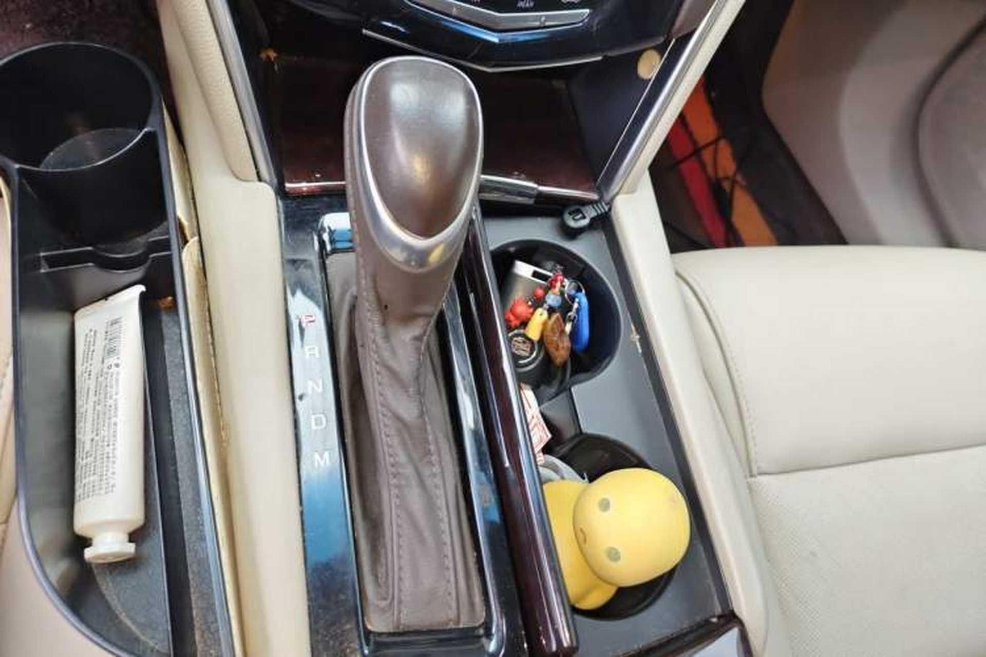 Used Cadillac XTS 2014 28T Comfort Version Gear Lever