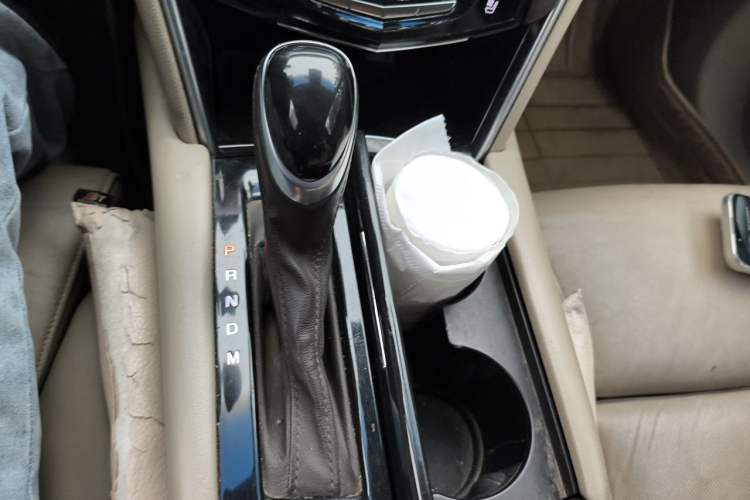 Used Cadillac XTS 2014 28T Platinum Edition Gear Lever