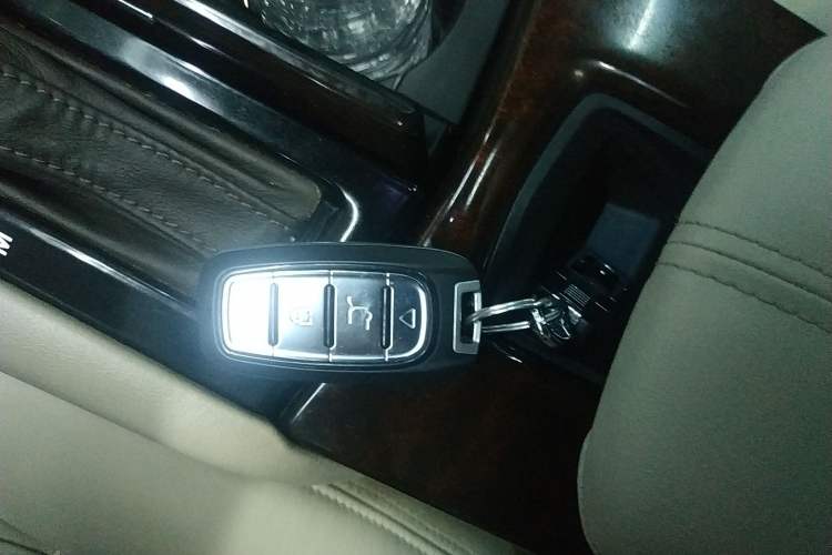 Used Cadillac XTS 2014 28T Comfort Version Interior 1
