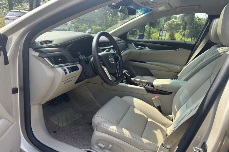 Used Cadillac XTS 2014 28T Comfort Version Interior 2