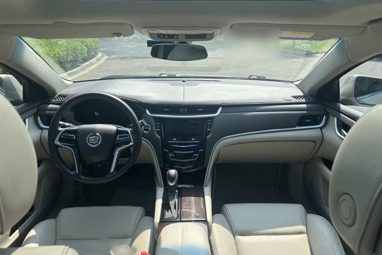 Used Cadillac XTS 2014 28T Comfort Version Interior 6