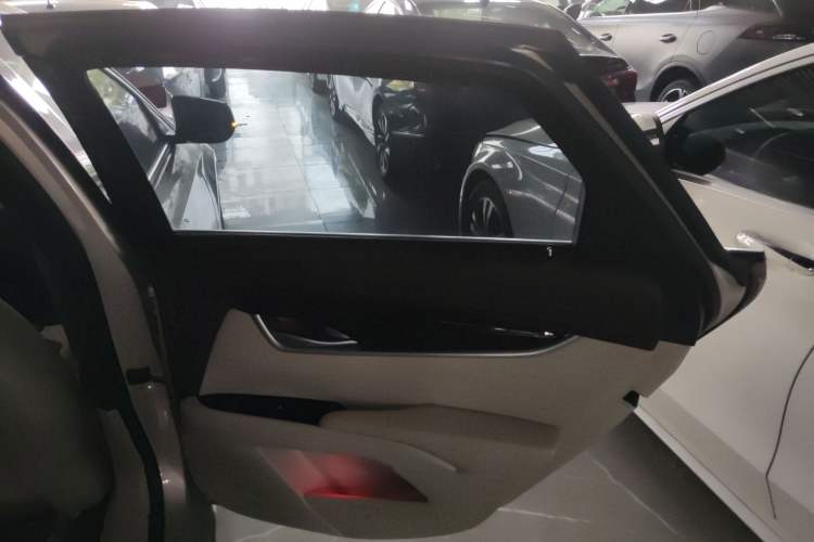 Used Cadillac XTS 2014 28T Elite Edition Interior 6