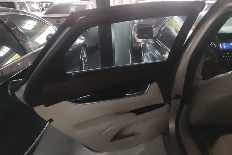 Used Cadillac XTS 2014 28T Elite Edition Interior 8