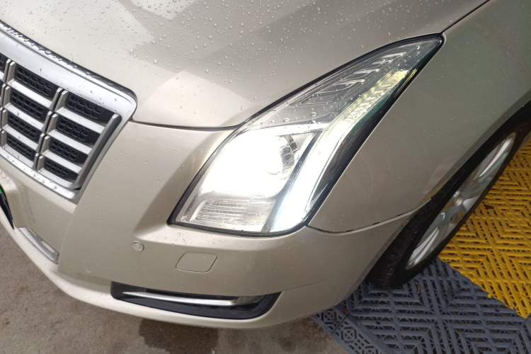 Used Cadillac XTS 2014 28T Comfort Version Left Front Headlight