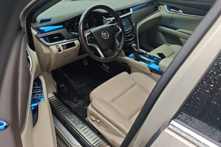 Used Cadillac XTS 2014 28T Comfort Version Left Front Seat