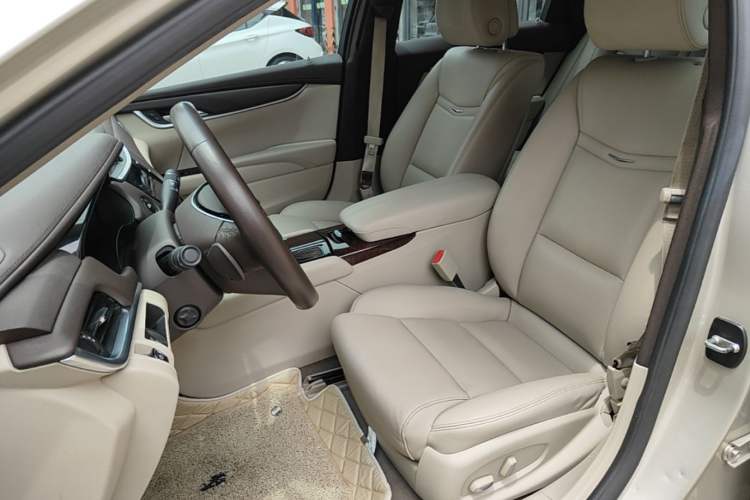 Used Cadillac XTS 2014 28T Comfort Version Left Front Seat