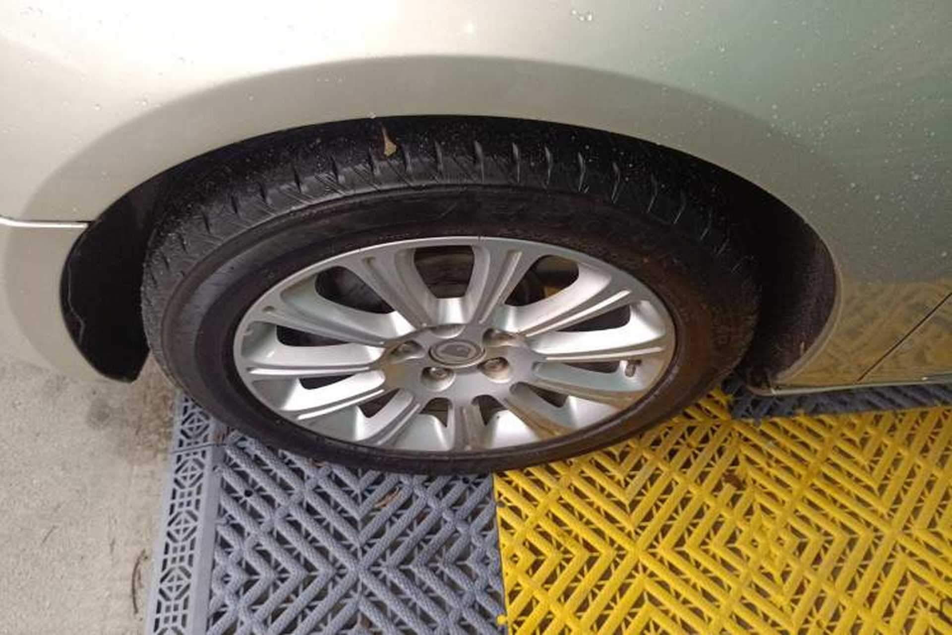 Used Cadillac XTS 2014 28T Comfort Version Left Front Wheel Hub