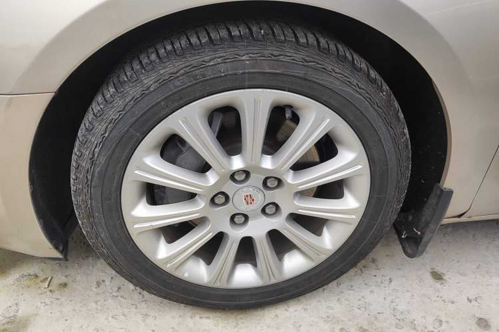 Used Cadillac XTS 2014 28T Comfort Version Left Front Wheel Hub