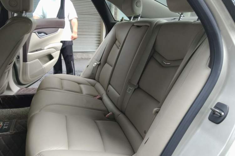 Used Cadillac XTS 2014 28T Comfort Version Left Rear Seat