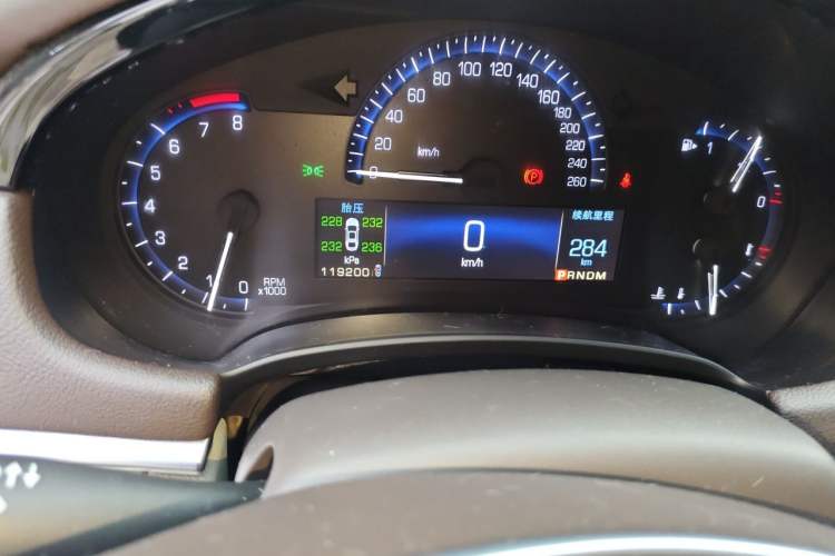 Used Cadillac XTS 2014 28T Comfort Version Odometer Close Up