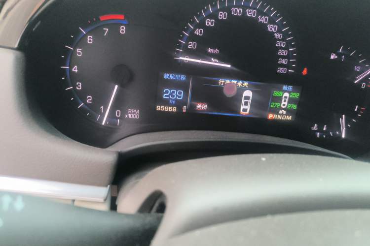 Used Cadillac XTS 2014 28T Comfort Version Odometer Close Up