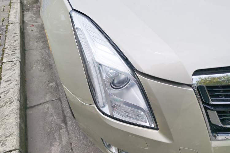 Used Cadillac XTS 2014 28T Elite Edition Right Front Headlight