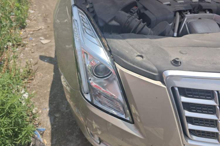 Used Cadillac XTS 2014 28T Tech Model Right Front Headlight