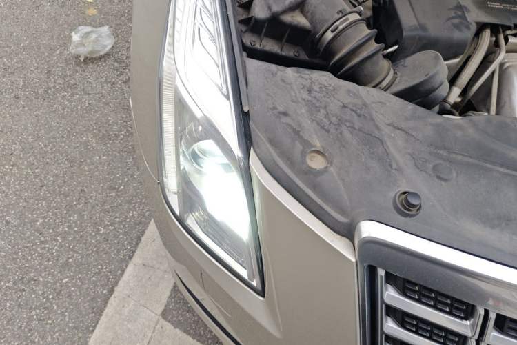 Used Cadillac XTS 2014 28T Comfort Version Right Front Headlight