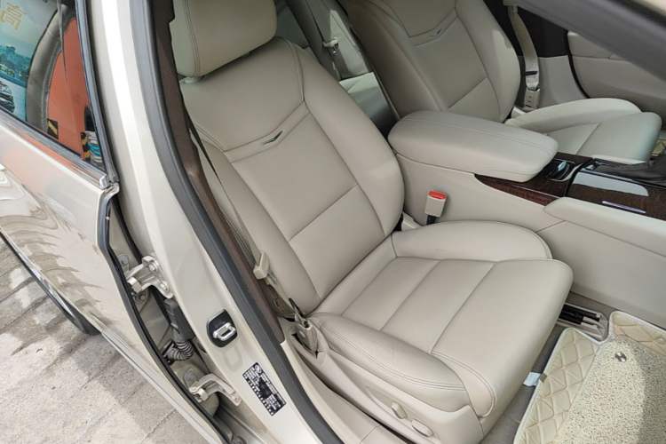 Used Cadillac XTS 2014 28T Comfort Version Right Front Seat