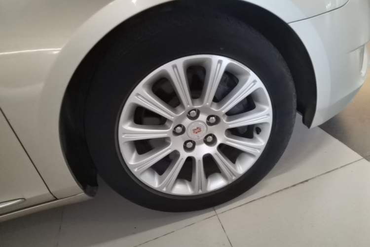 Used Cadillac XTS 2014 28T Elite Edition Right Front Wheel Hub