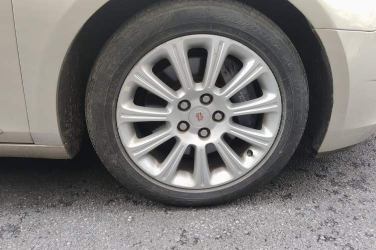 Used Cadillac XTS 2014 28T Comfort Version Right Front Wheel Hub