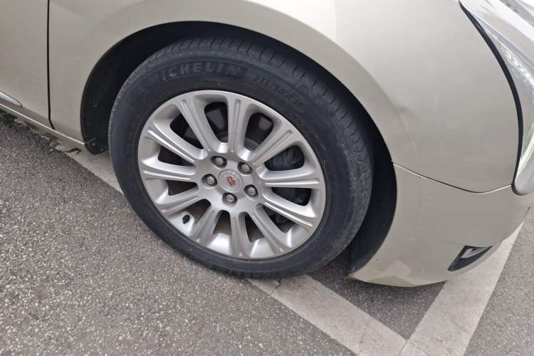 Used Cadillac XTS 2014 28T Comfort Version Right Front Wheel Hub