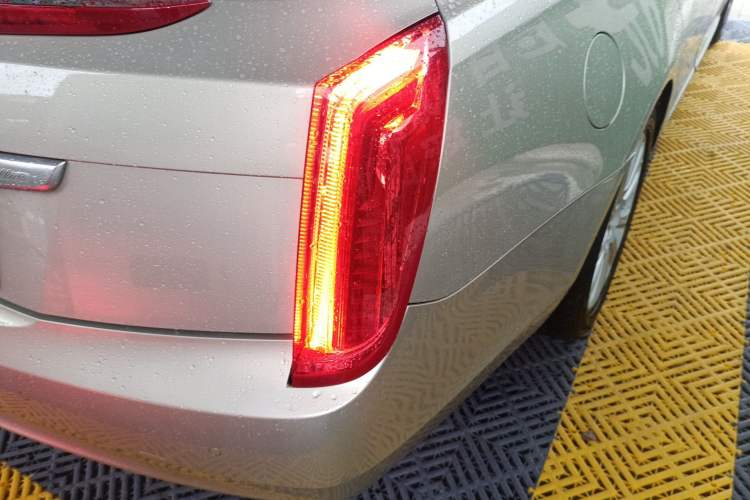 Used Cadillac XTS 2014 28T Comfort Version Right Rear Taillight