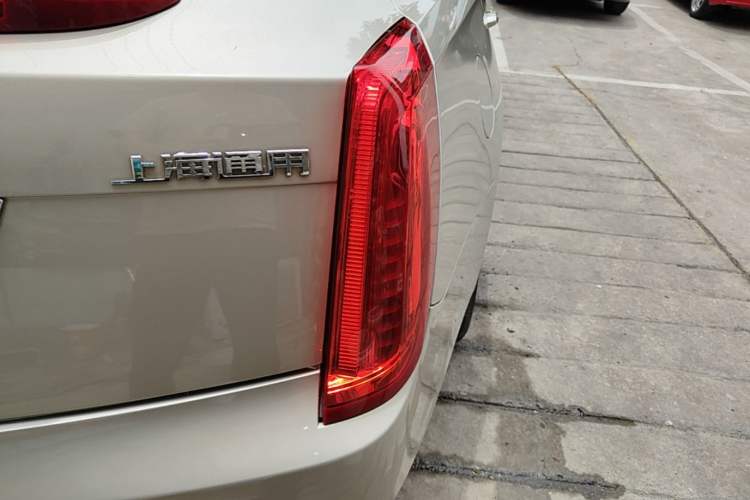 Used Cadillac XTS 2014 28T Comfort Version Right Rear Taillight