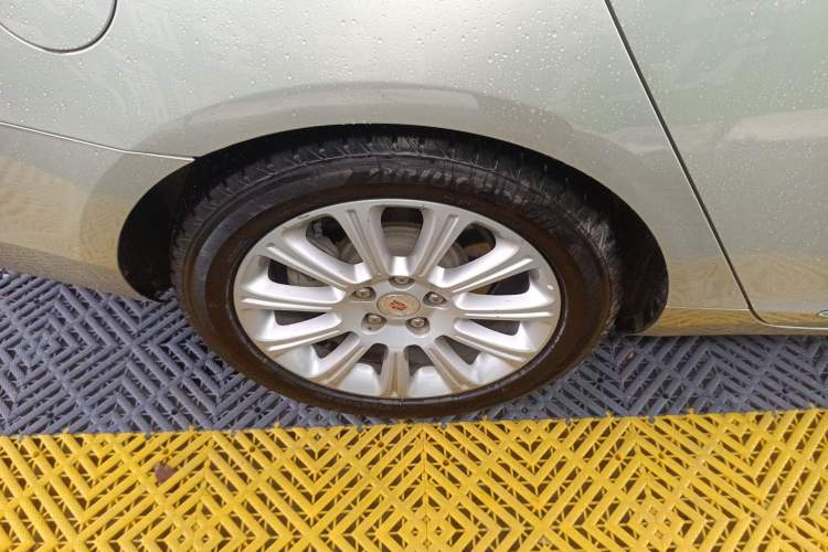 Used Cadillac XTS 2014 28T Comfort Version Right Rear Wheel Hub