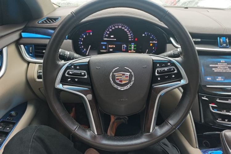 Used Cadillac XTS 2014 28T Comfort Version Steering Wheel