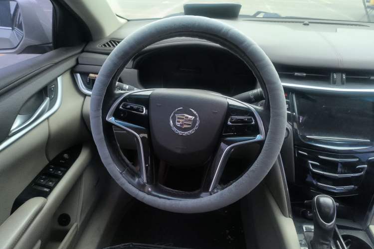 Used Cadillac XTS 2014 28T Comfort Version Steering Wheel
