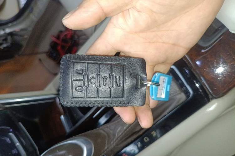 Used Cadillac XTS 2014 28T Comfort Version Vehicle Key