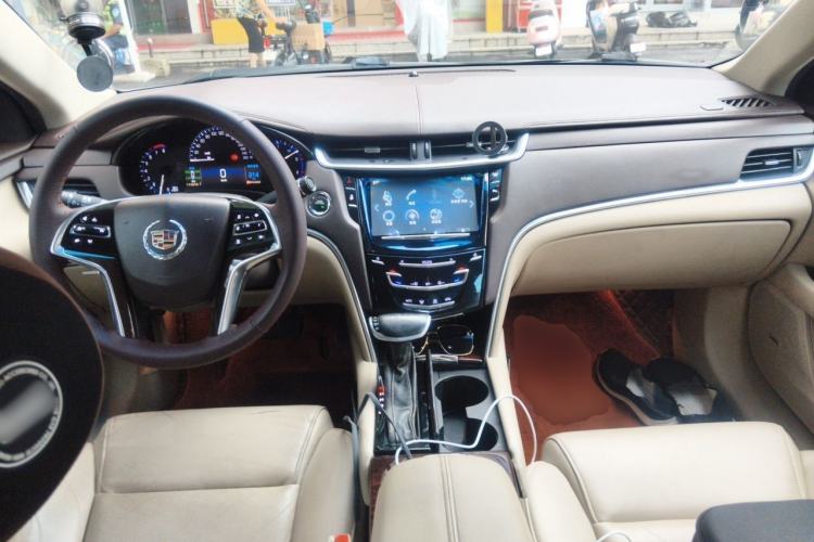 Used Cadillac XTS 2014 28T Comfort Version Center Console