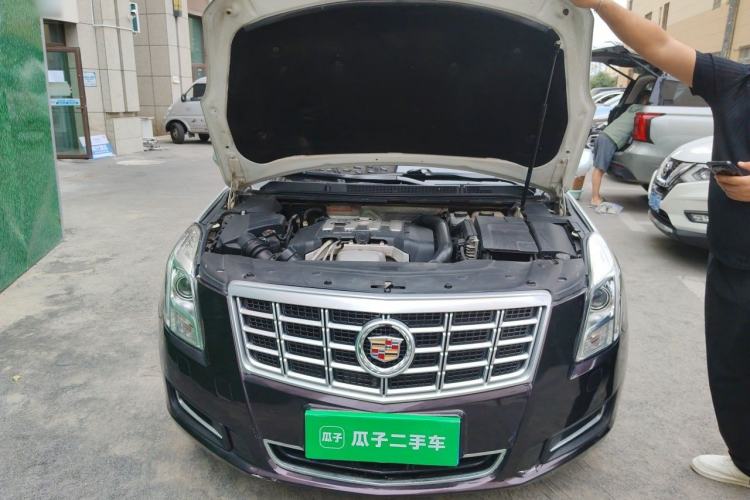 Used Cadillac XTS 2014 28T Comfort Version Engine Bay