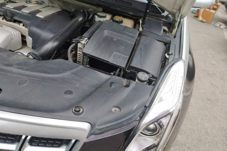 Used Cadillac XTS 2014 28T Comfort Version Engine Bay Left
