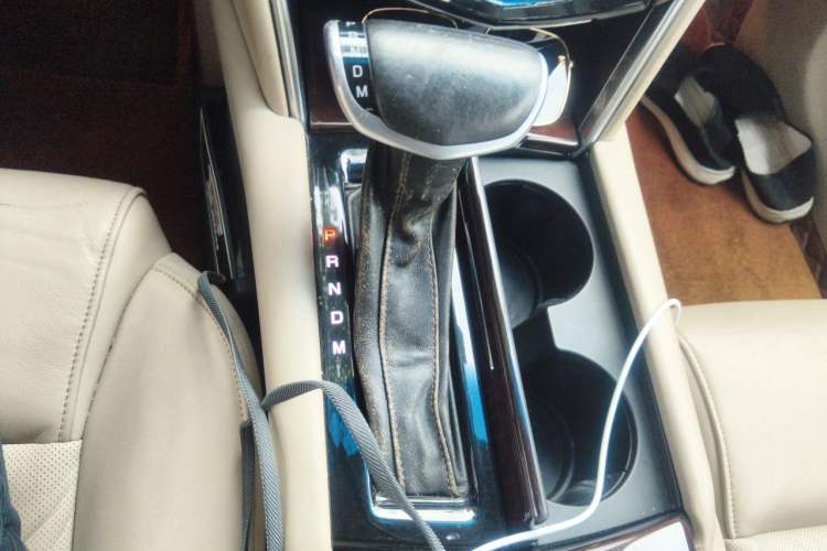 Used Cadillac XTS 2014 28T Comfort Version Gear Lever