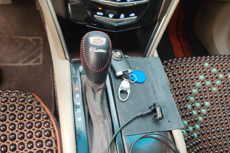 Used Cadillac XTS 2014 28T Comfort Version Gear Lever