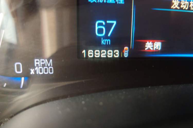 Used Cadillac XTS 2014 28T Comfort Version Odometer Close Up