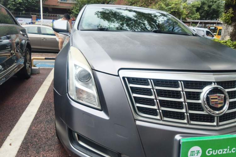 Used Cadillac XTS 2014 28T Comfort Version Right Front Headlight