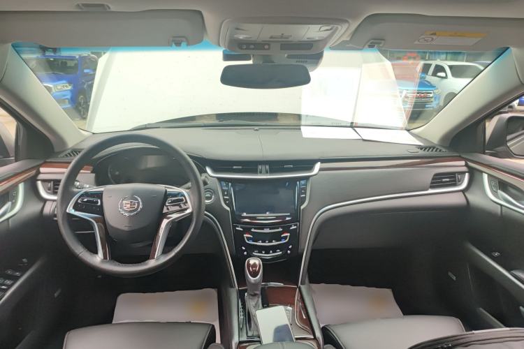 Used Cadillac XTS 2014 28T Luxury Model Center Console
