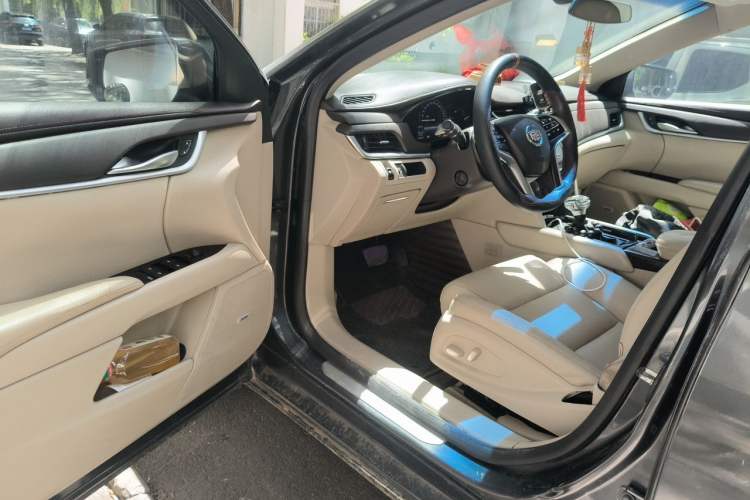 Used Cadillac XTS 2014 28T Comfort Version Driver Seat